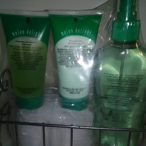 Simply Basic MELON DELIGHT Shower set with 5 items - Picture 3 of 3